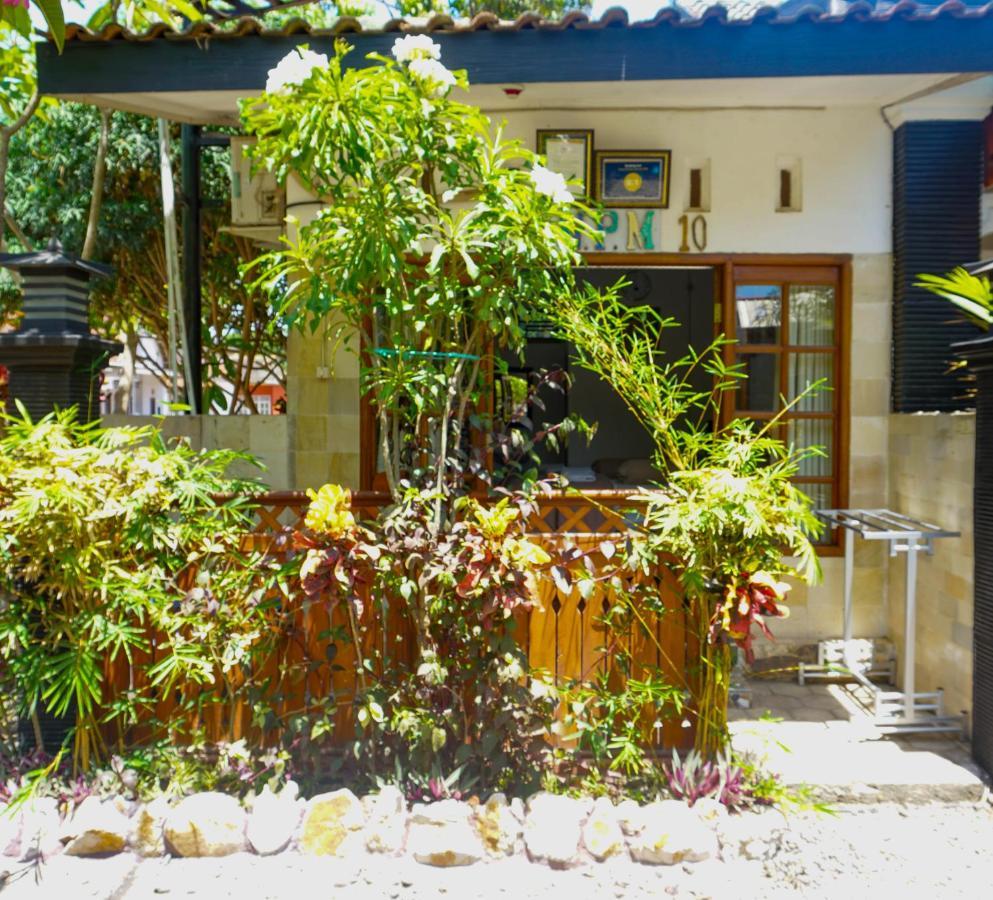 Wisma Pulau Merah Pasanggaran Exterior photo